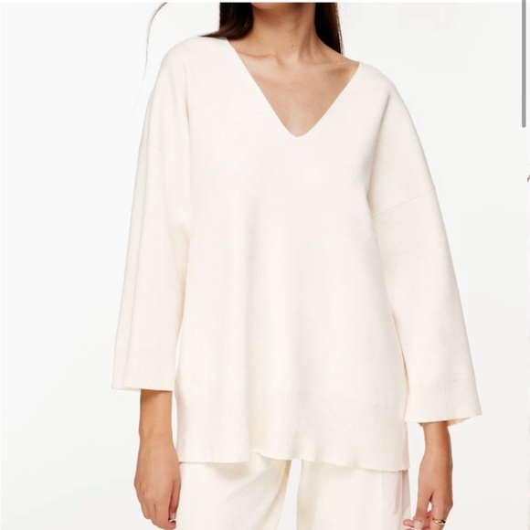 Wilfred cream tunic sweater (Aritzia) - Picture 1 of 6